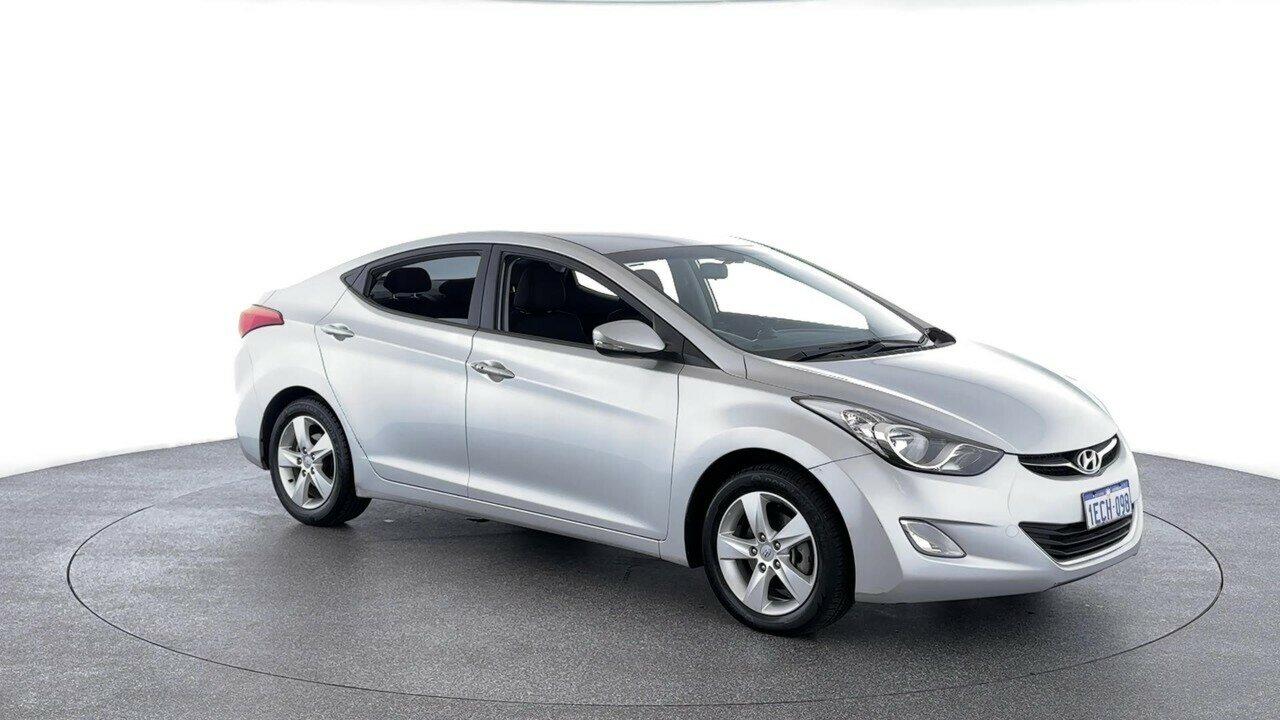 Hyundai Elantra image 3