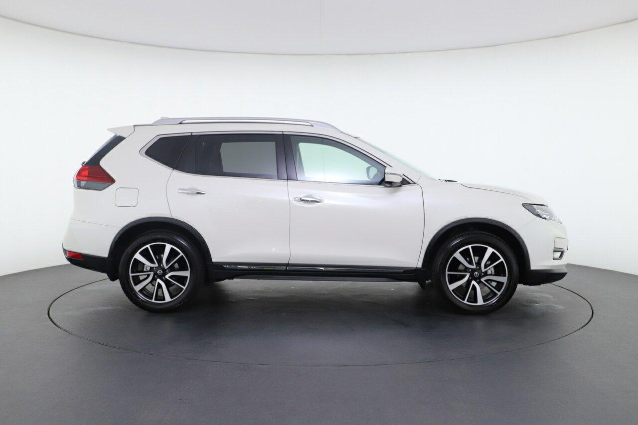 Nissan X-trail image 2
