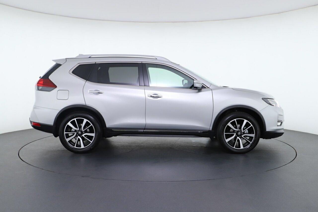 Nissan X-trail image 2