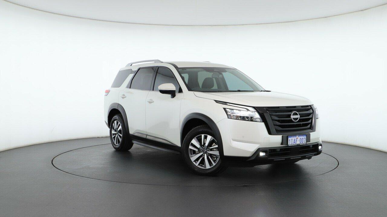Nissan Pathfinder image 1