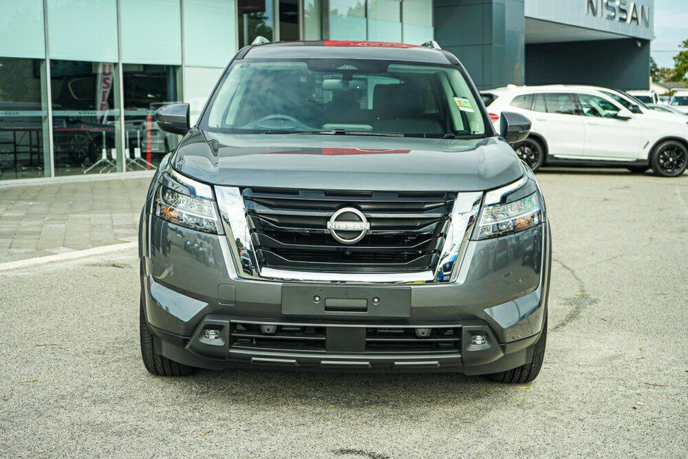 Nissan Pathfinder image 3