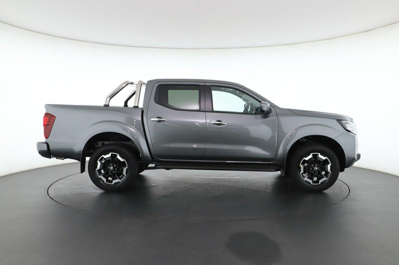 Nissan Navara image 3