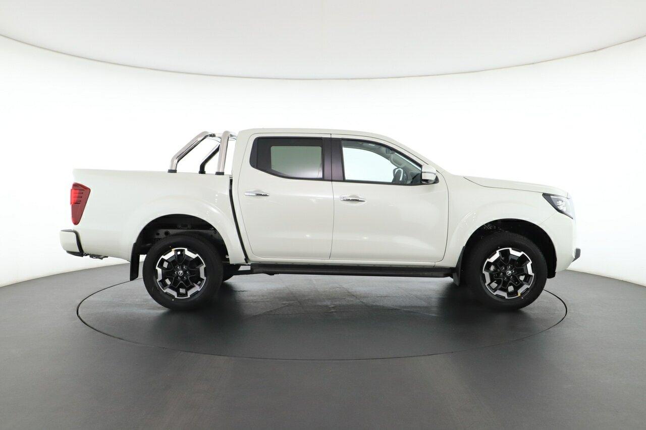 Nissan Navara image 3