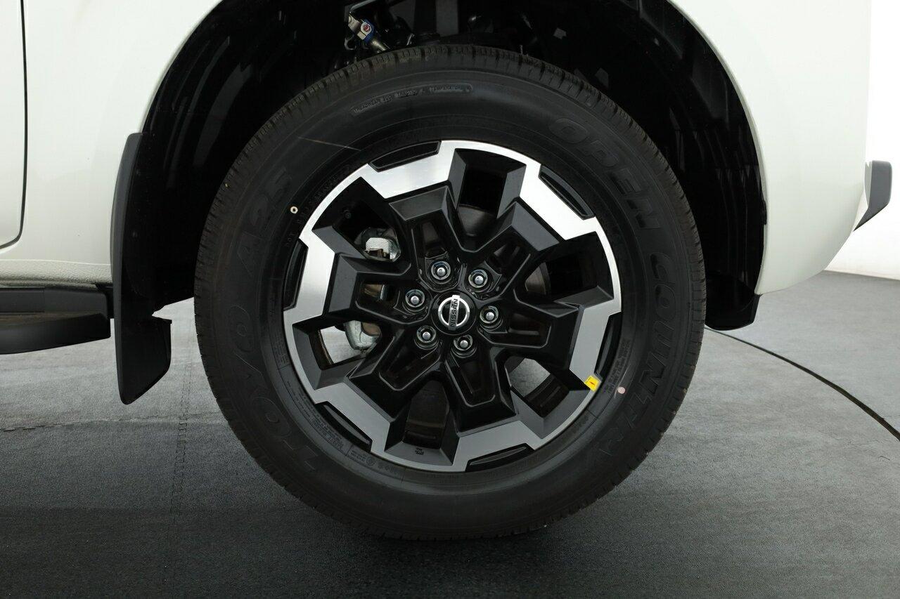 Nissan Navara image 4