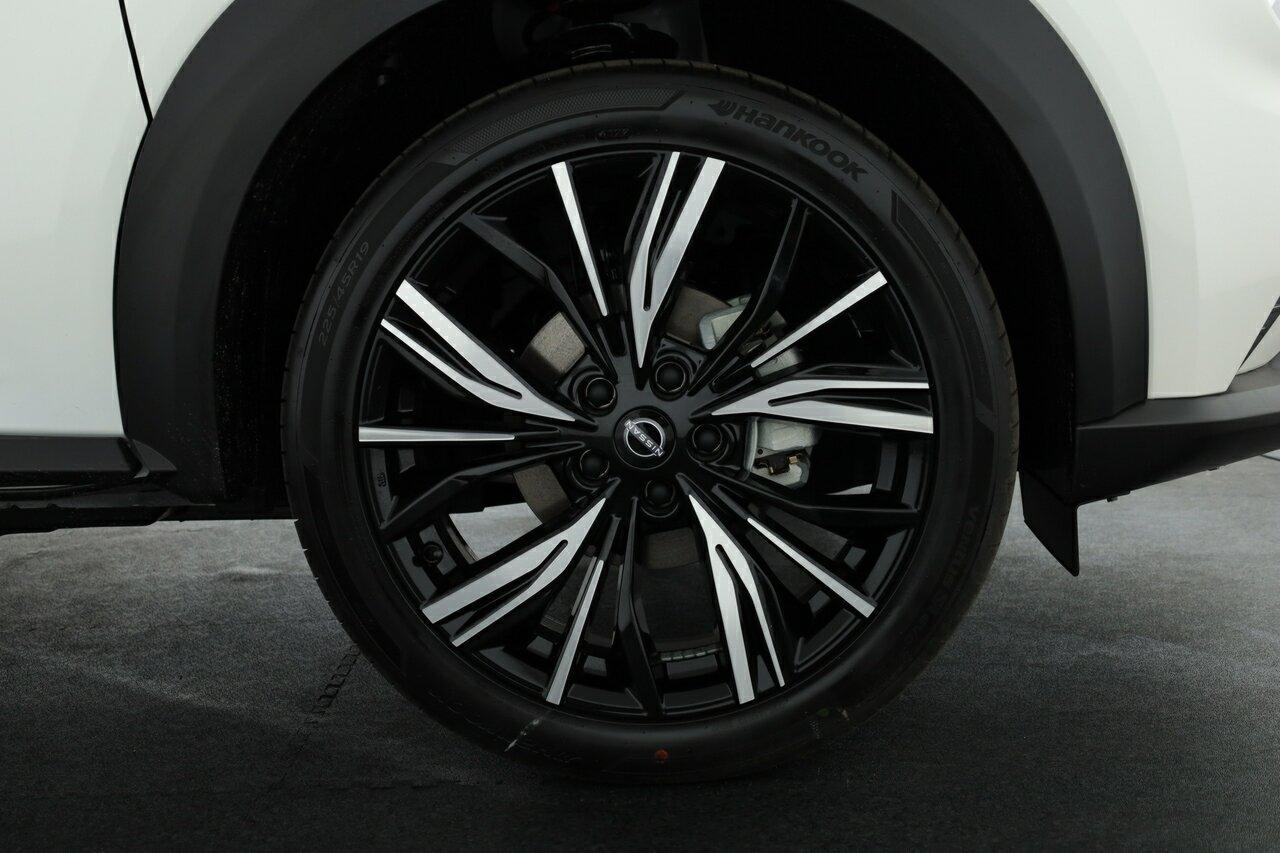 Nissan Juke image 4