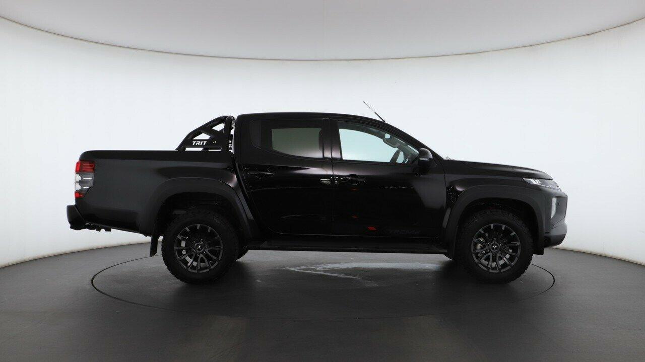 Mitsubishi Triton image 2