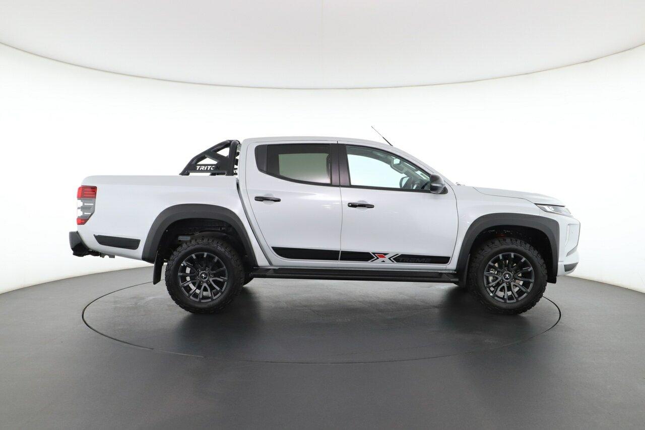 Mitsubishi Triton image 2