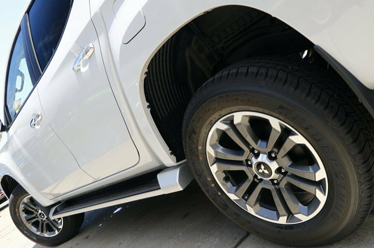 Mitsubishi Triton image 4