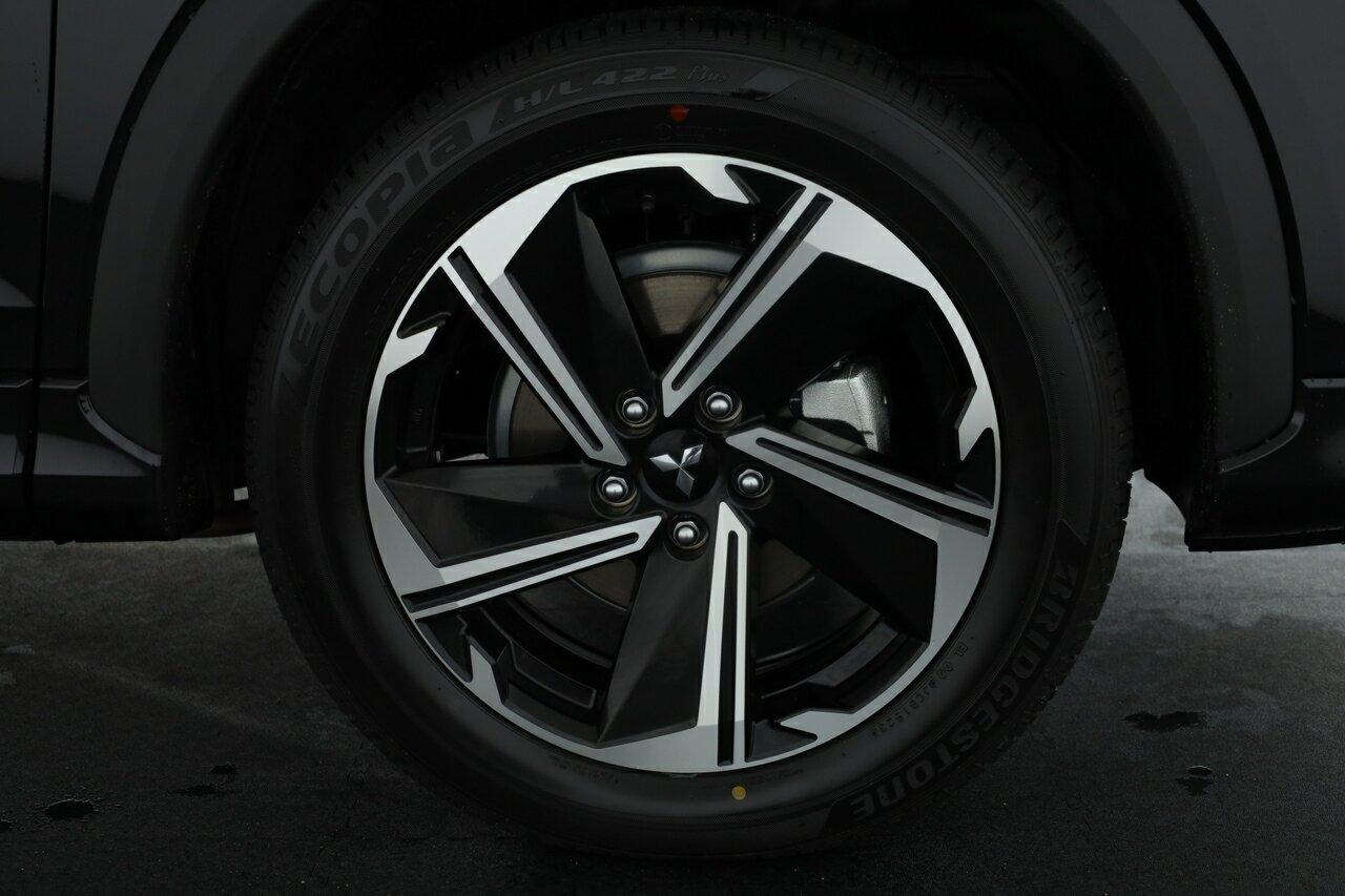 Mitsubishi Eclipse Cross image 4