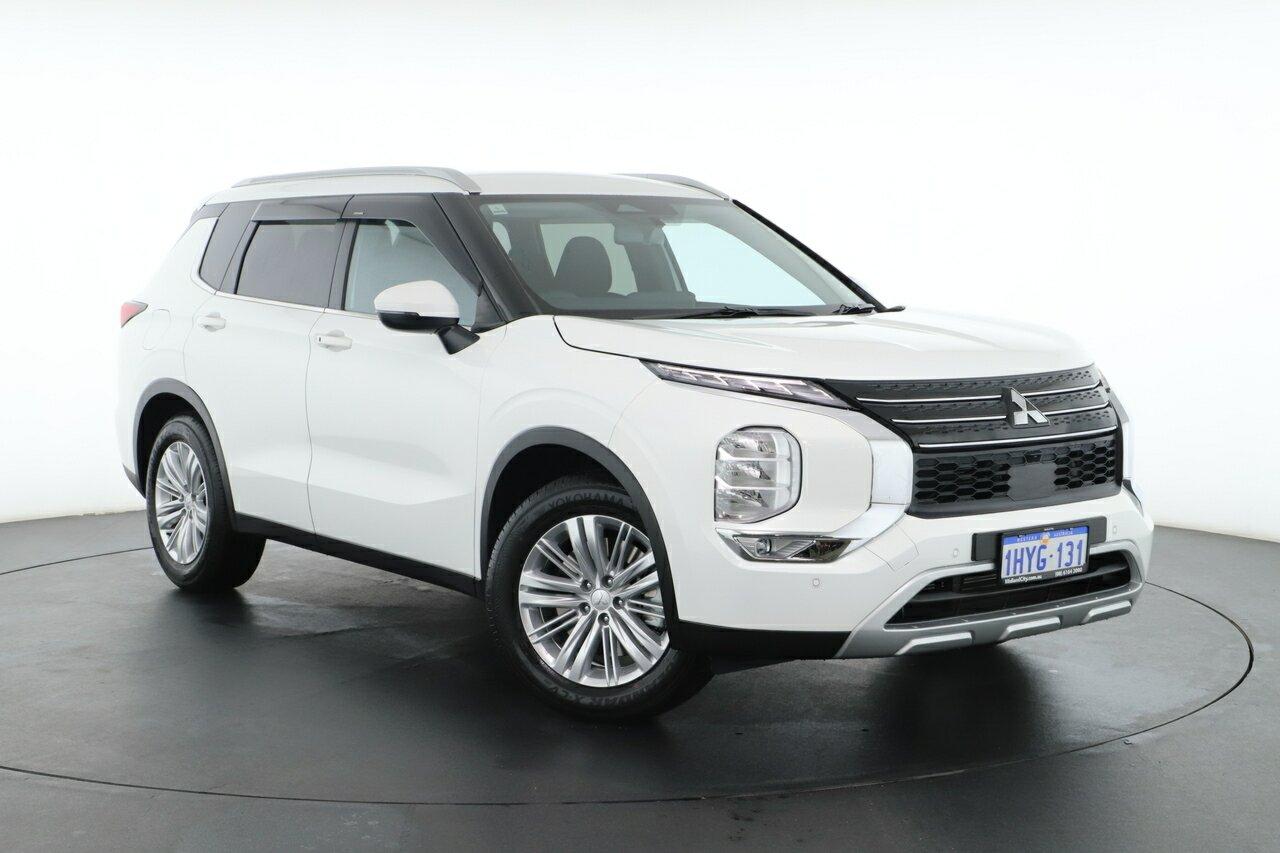 Mitsubishi Outlander image 1