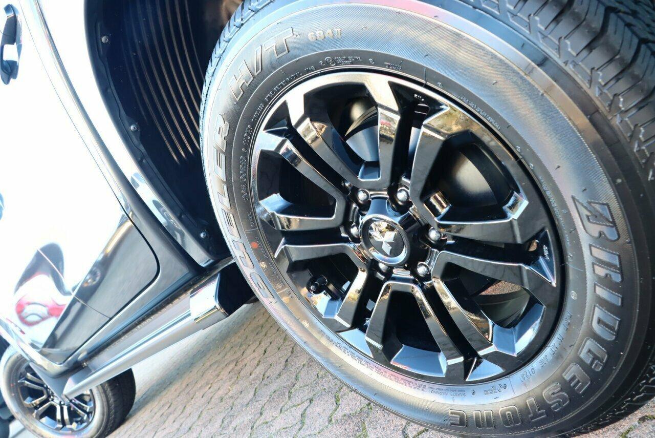 Mitsubishi Triton image 4