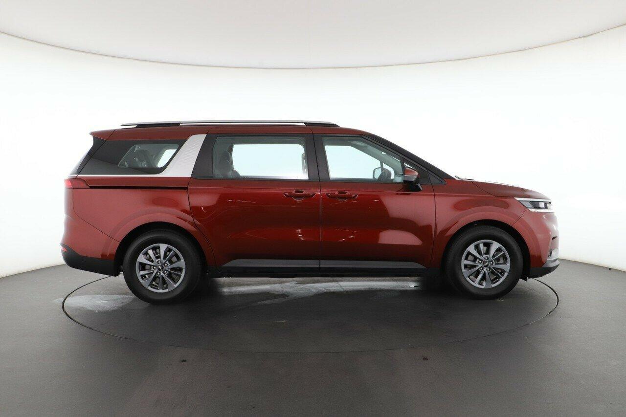 Kia Carnival image 2