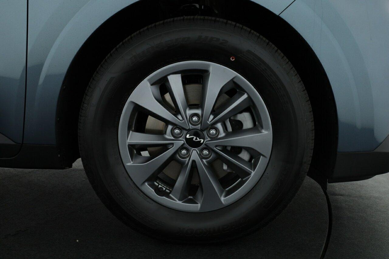 Kia Carnival image 4