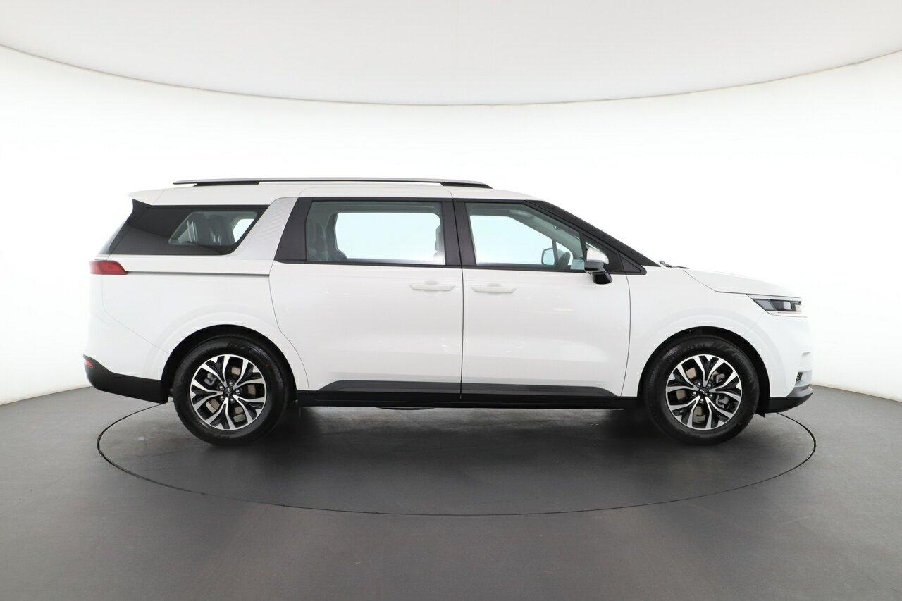 Kia Carnival image 2