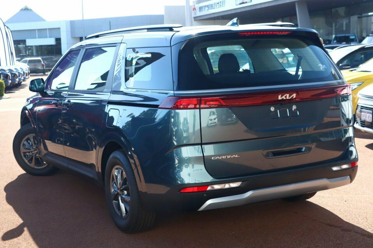 Kia Carnival image 3