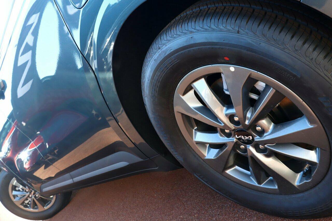 Kia Carnival image 4