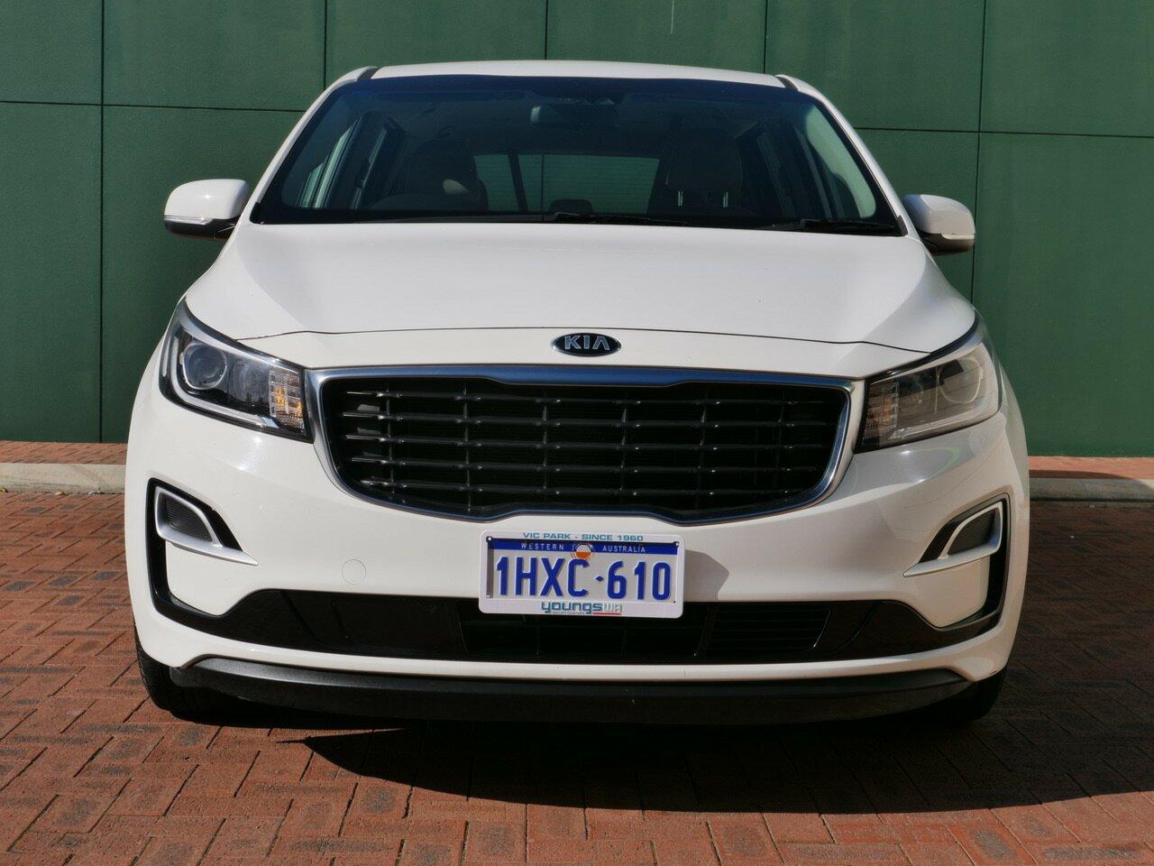 Kia Carnival image 2