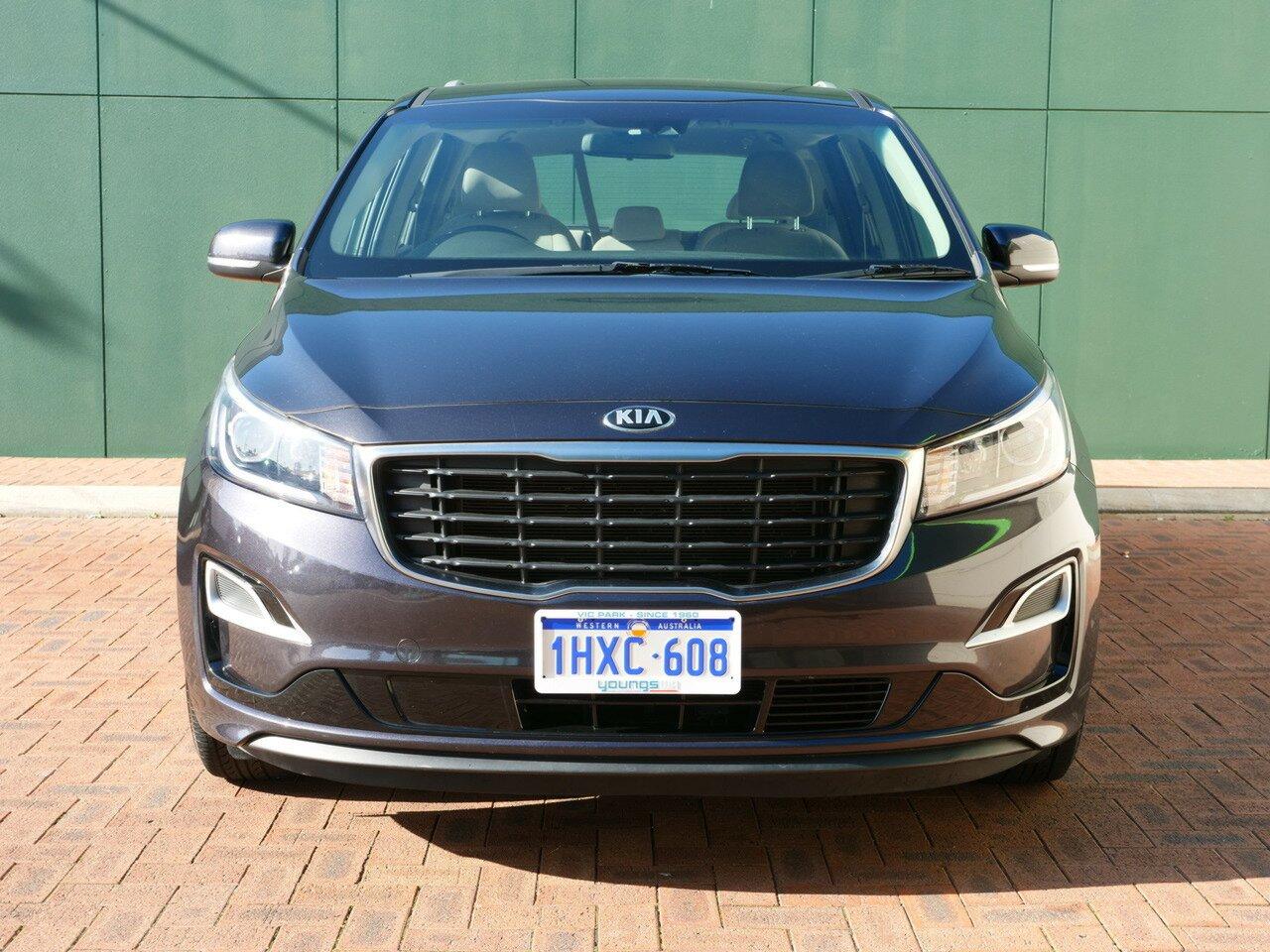 Kia Carnival image 2