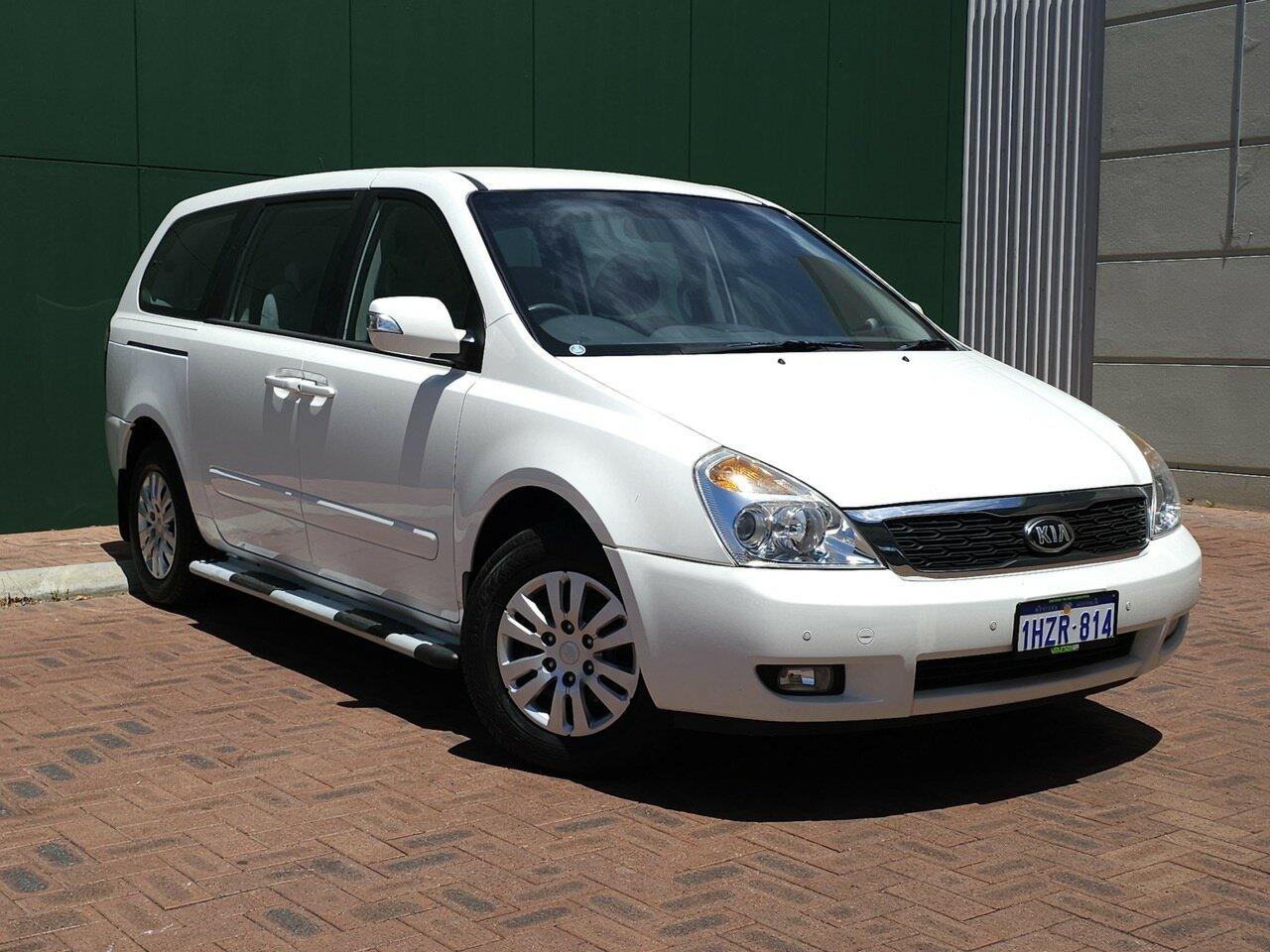 Kia Grand Carnival image 1