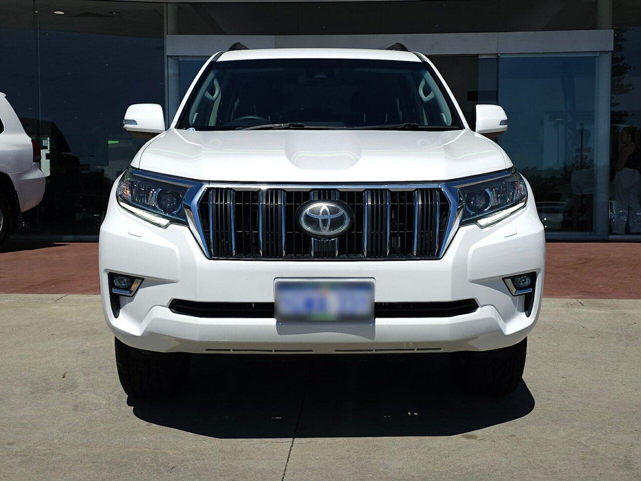 Toyota Landcruiser Prado image 2