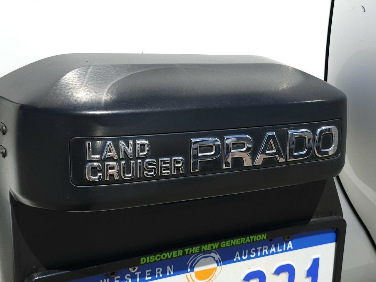 Toyota Landcruiser Prado image 3