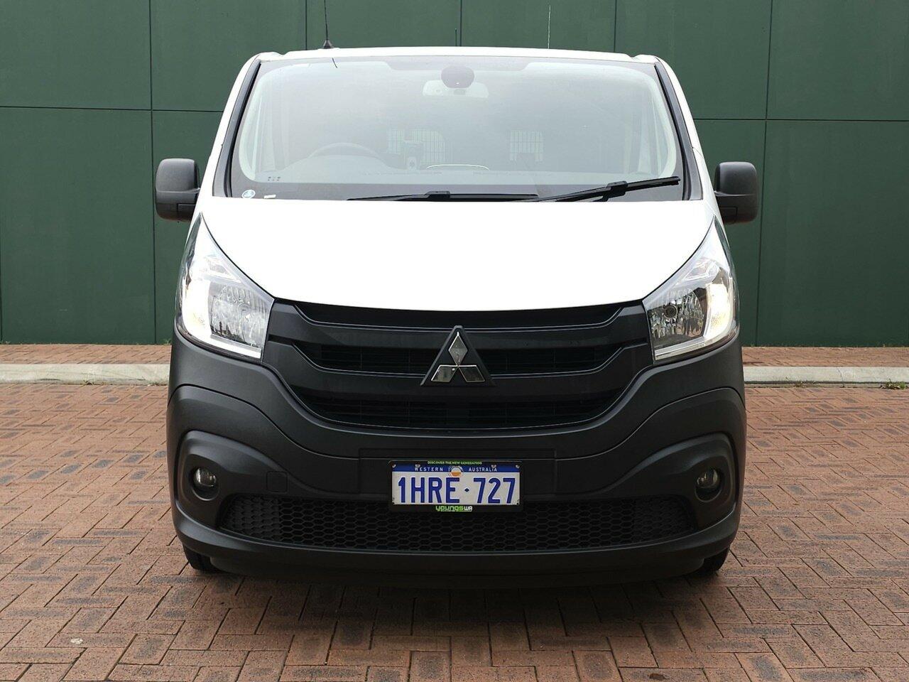 Mitsubishi Express image 2