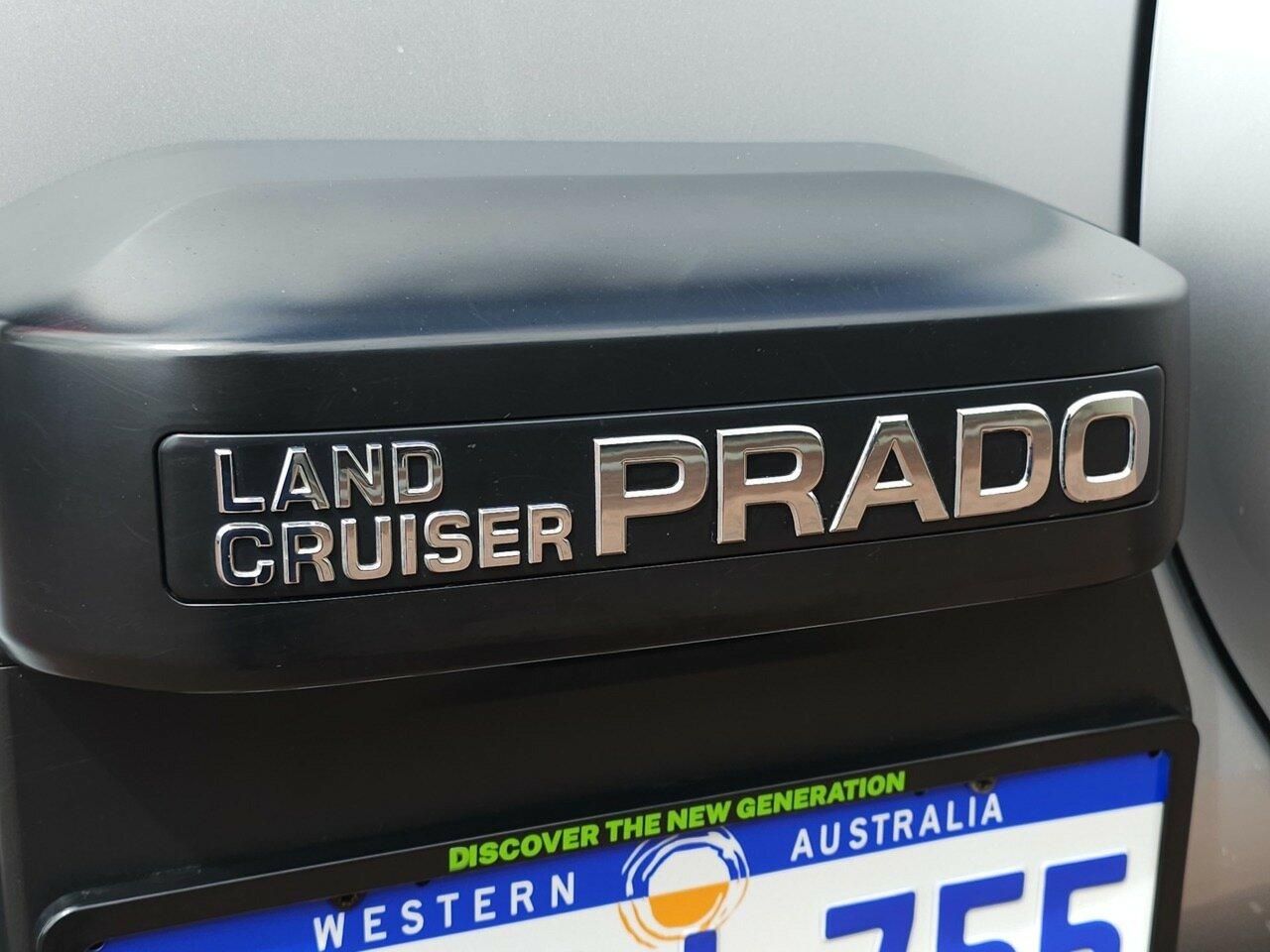 Toyota Landcruiser Prado image 3