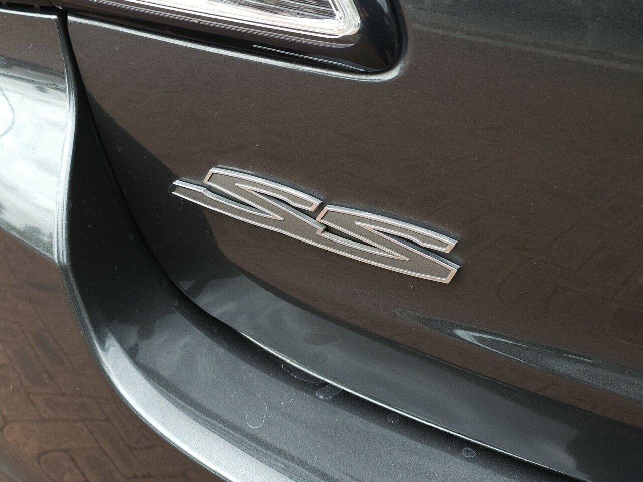 Holden Commodore image 3