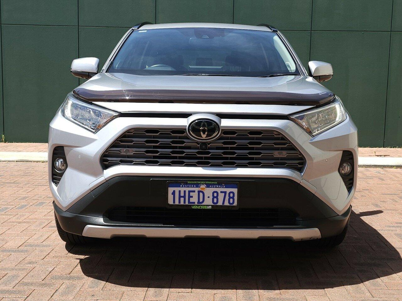 Toyota Rav4 image 2