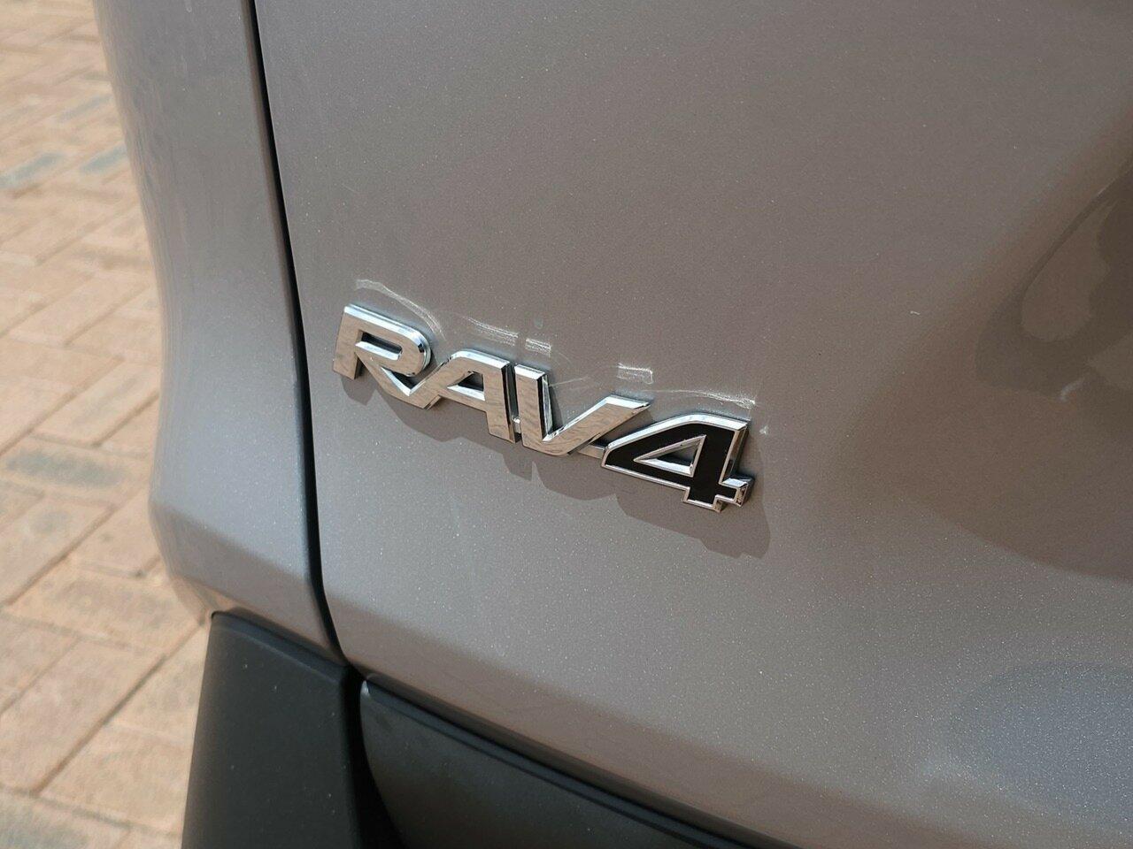 Toyota Rav4 image 3