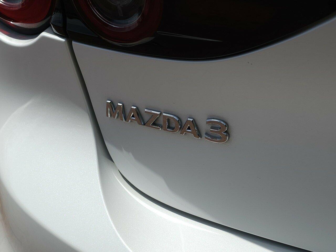 Mazda 3 image 3