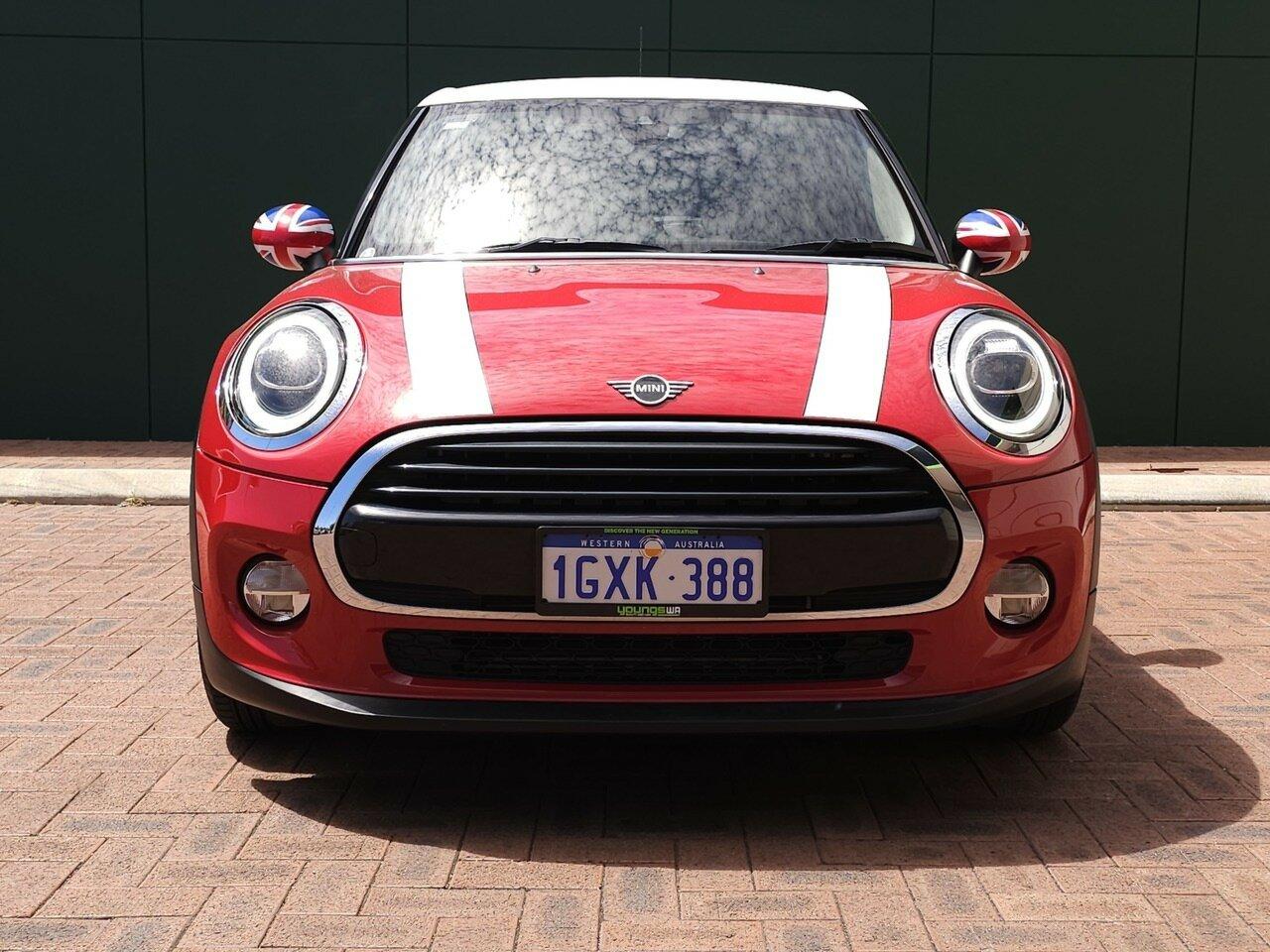 Mini Hatch image 2