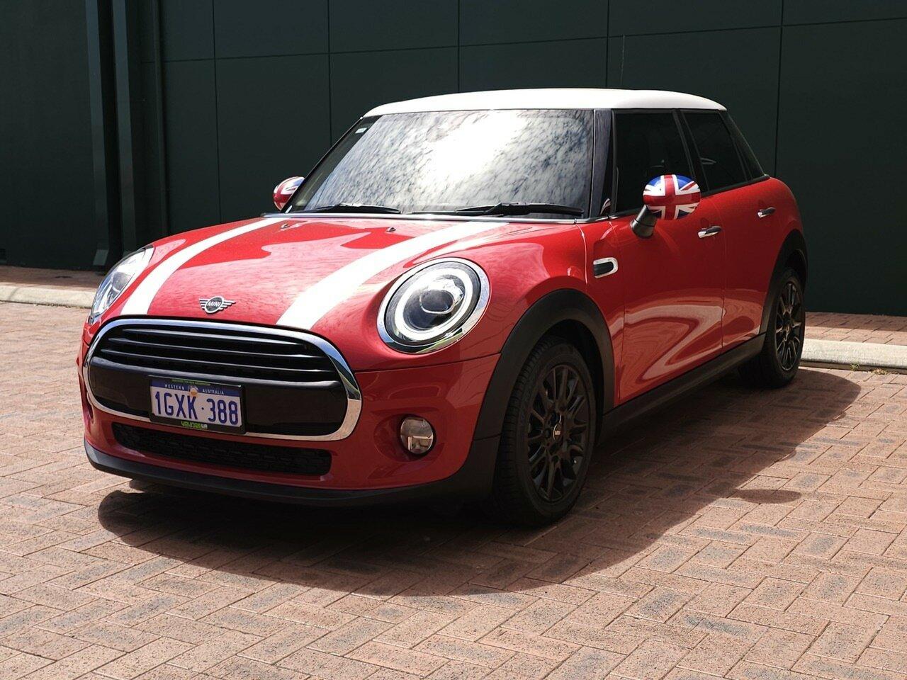 Mini Hatch image 4