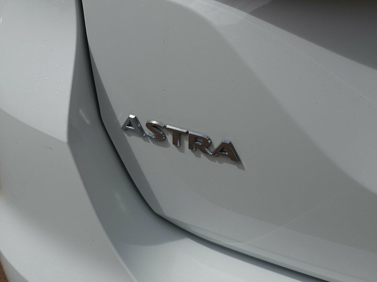 Holden Astra image 3