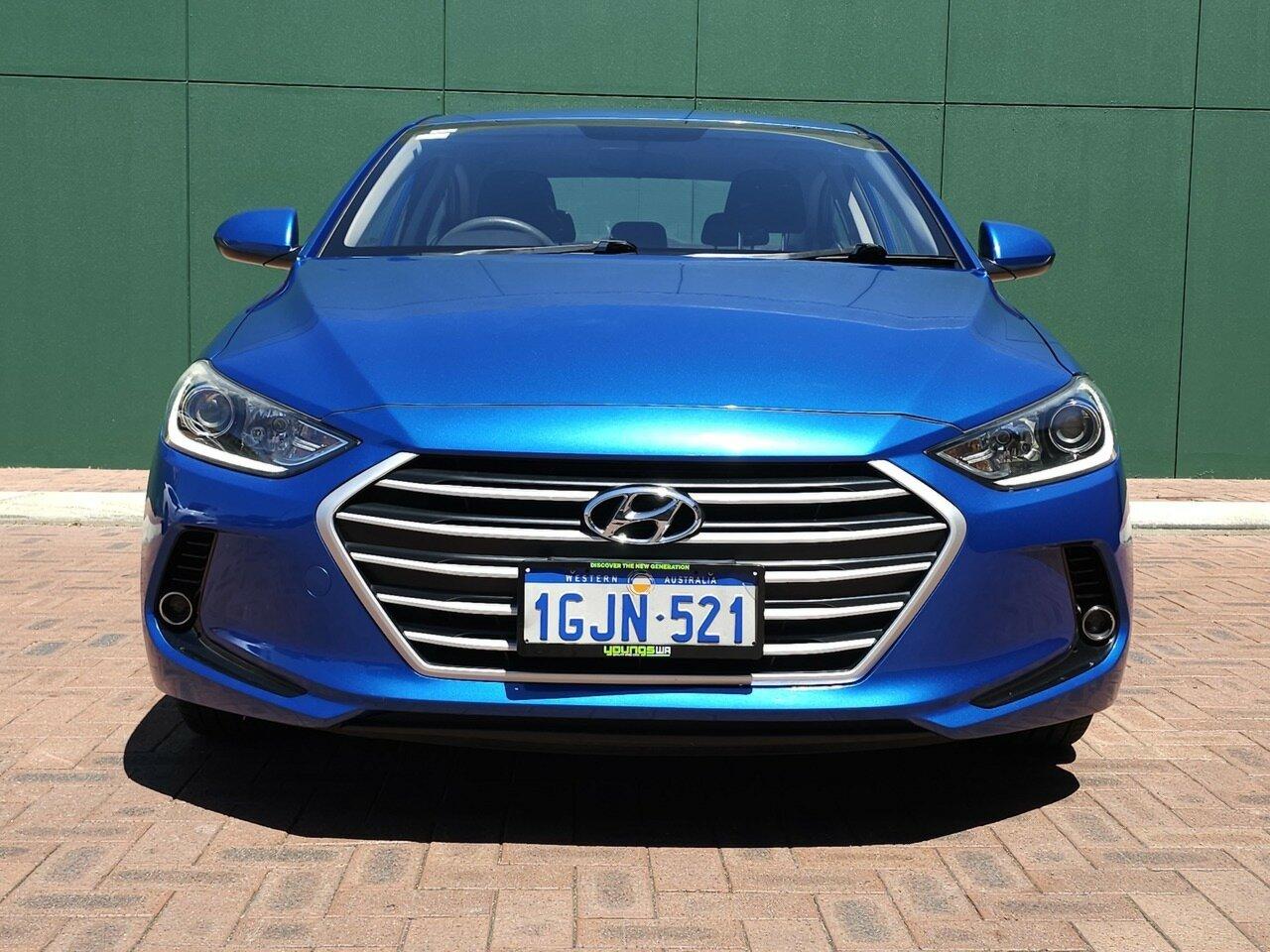 Hyundai Elantra image 2