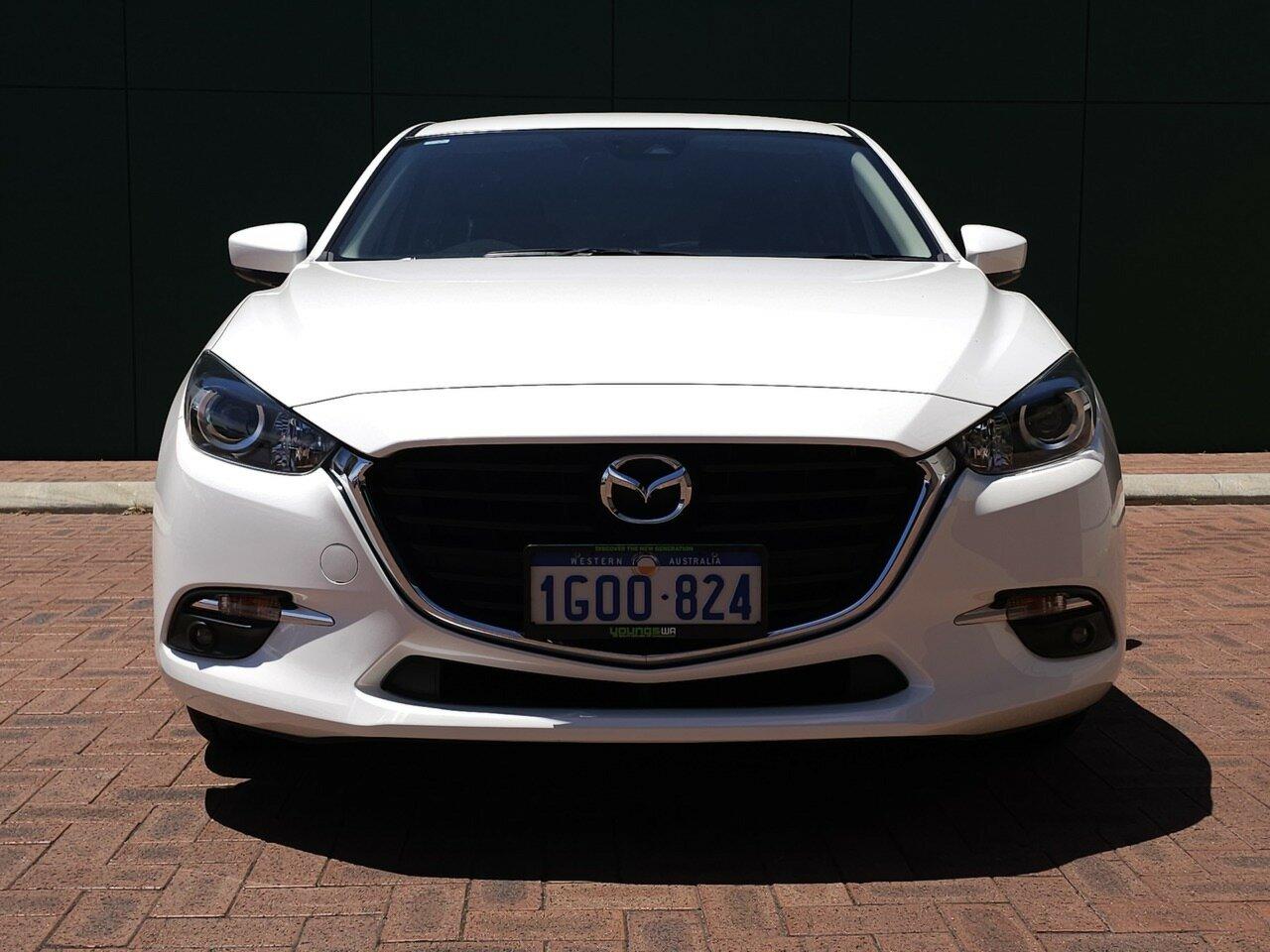 Mazda 3 image 2