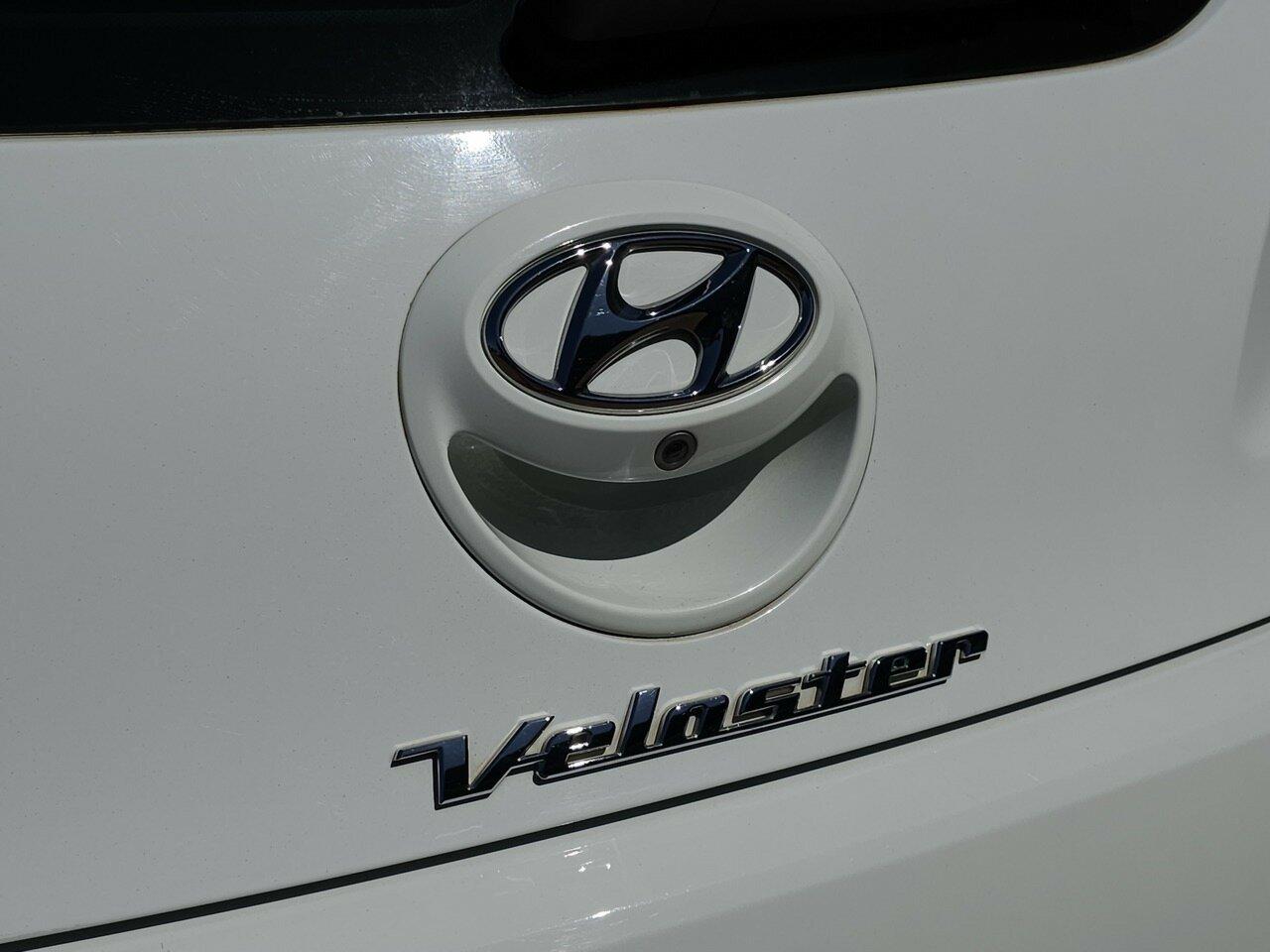 Hyundai Veloster image 3