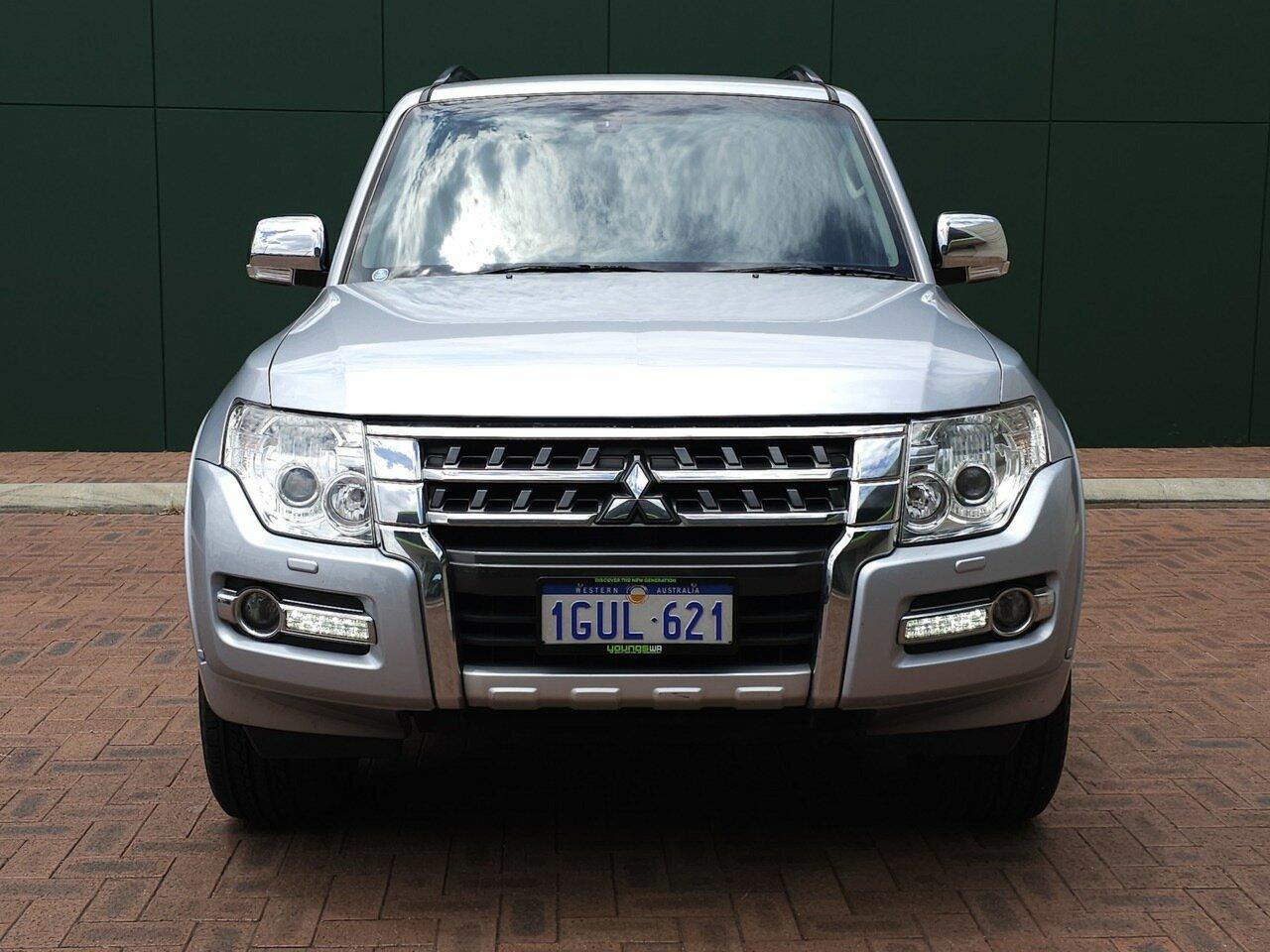 Mitsubishi Pajero image 2