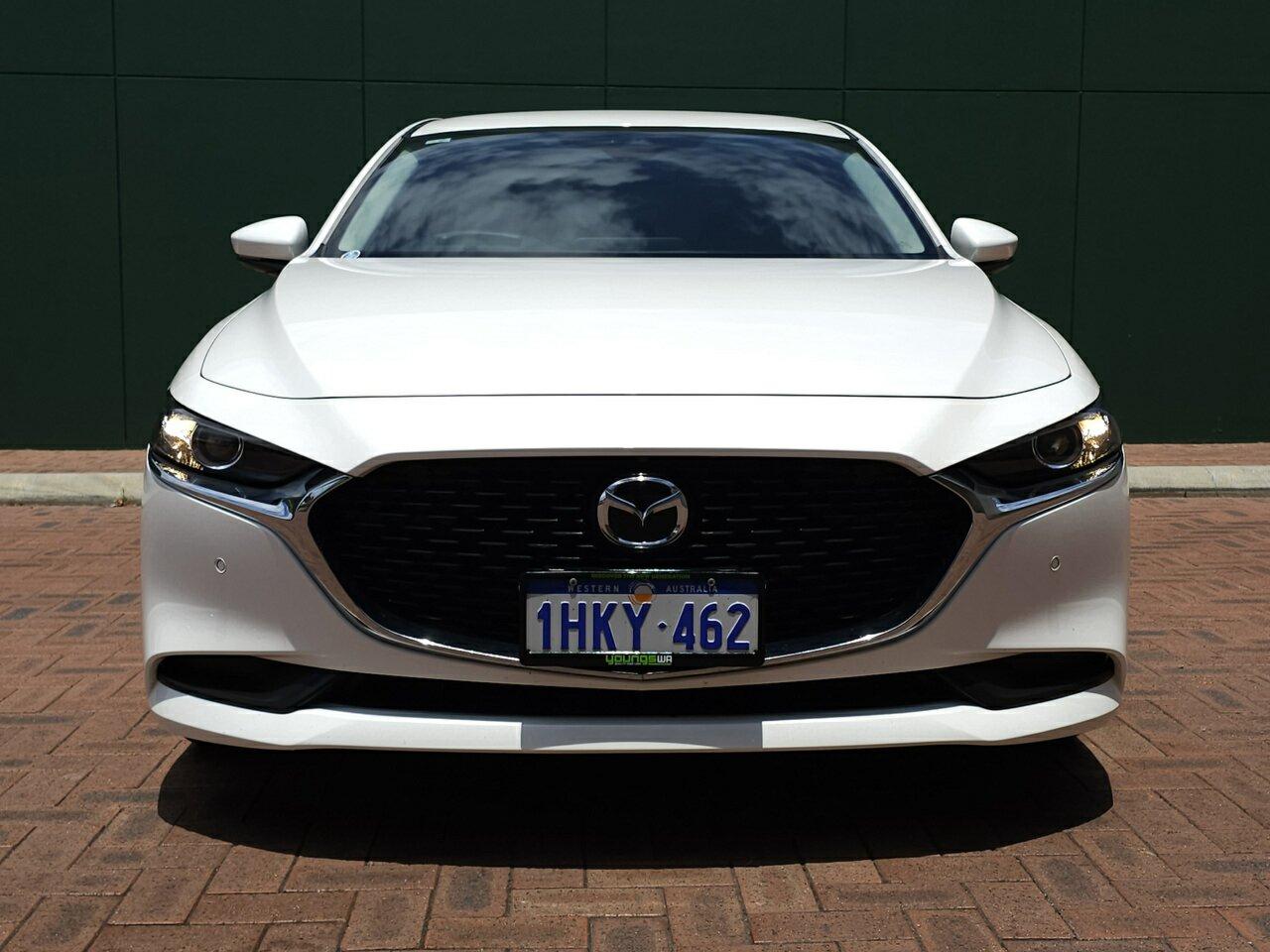 Mazda 3 image 2