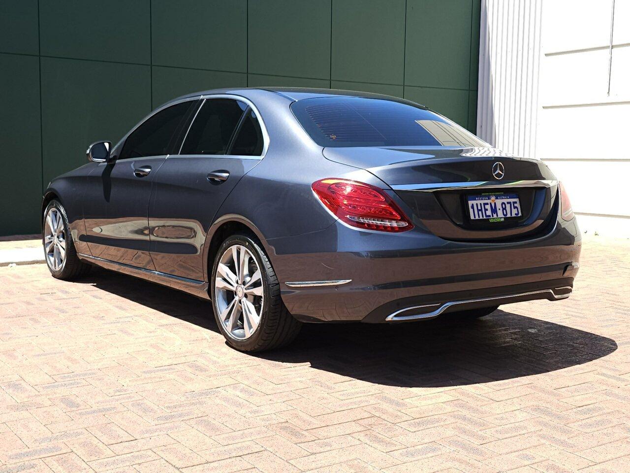 Mercedes Benz C-class image 4