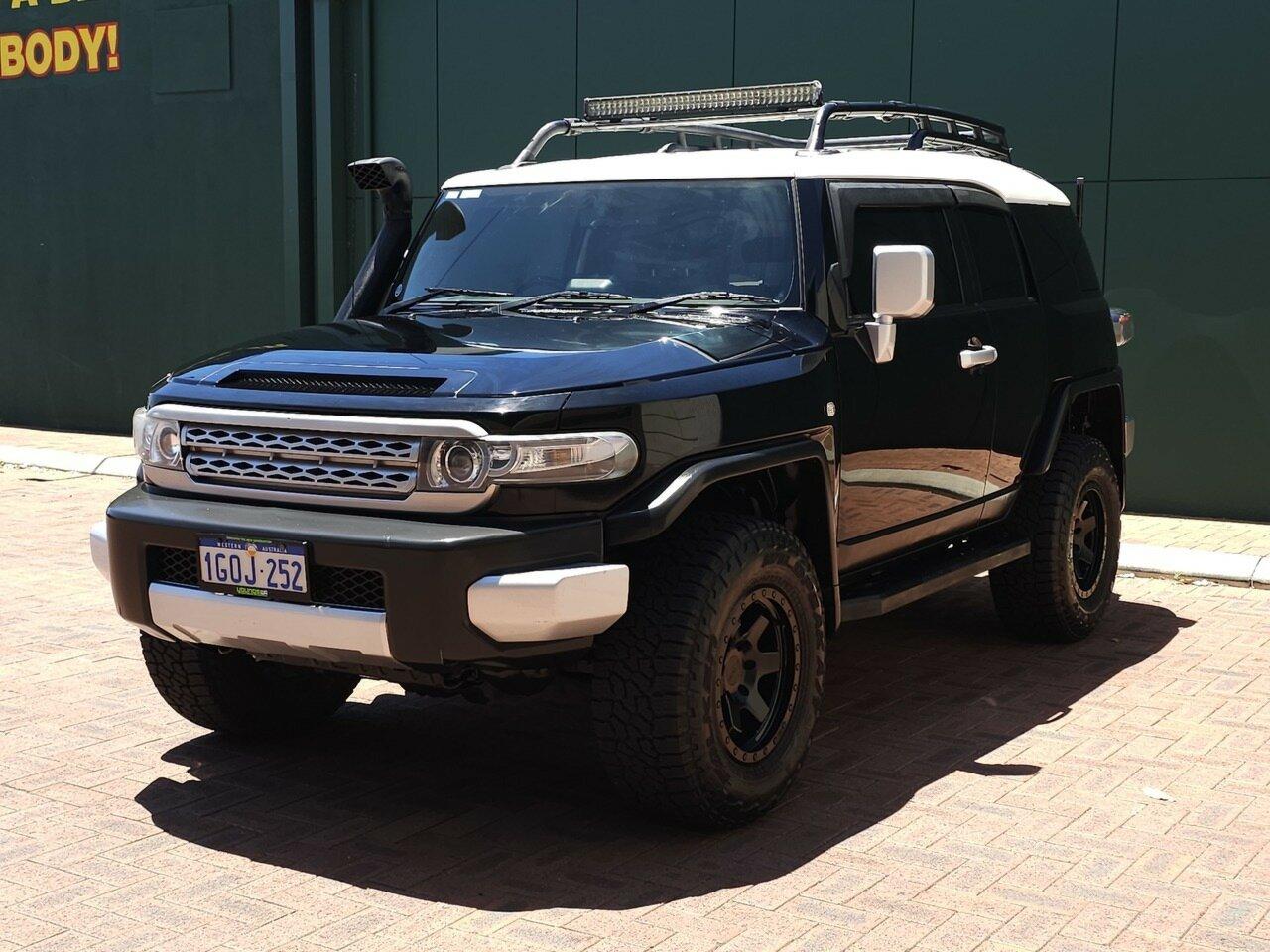 Toyota Fj Cruiser image 4