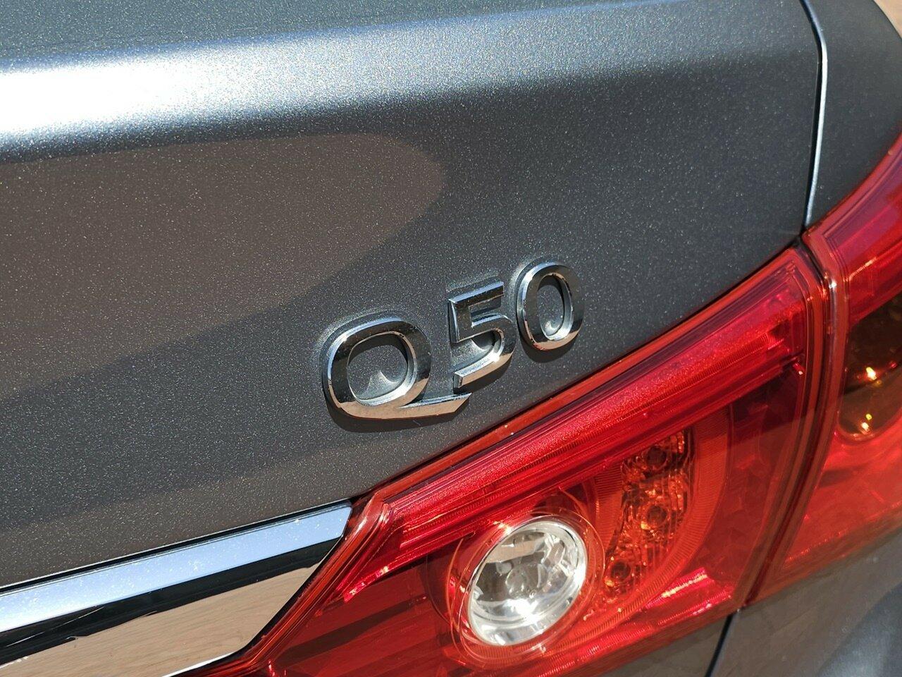 Infiniti Q50 image 3