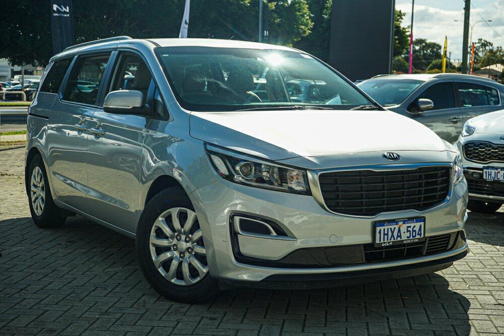 Kia Carnival image 1