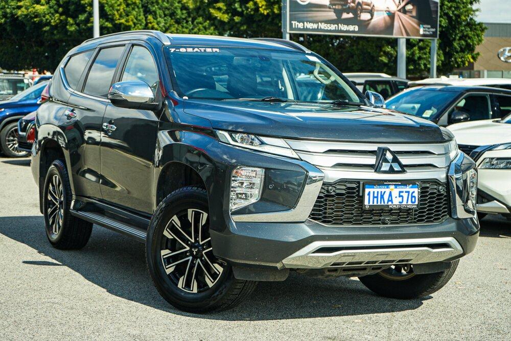 Mitsubishi Pajero Sport image 1