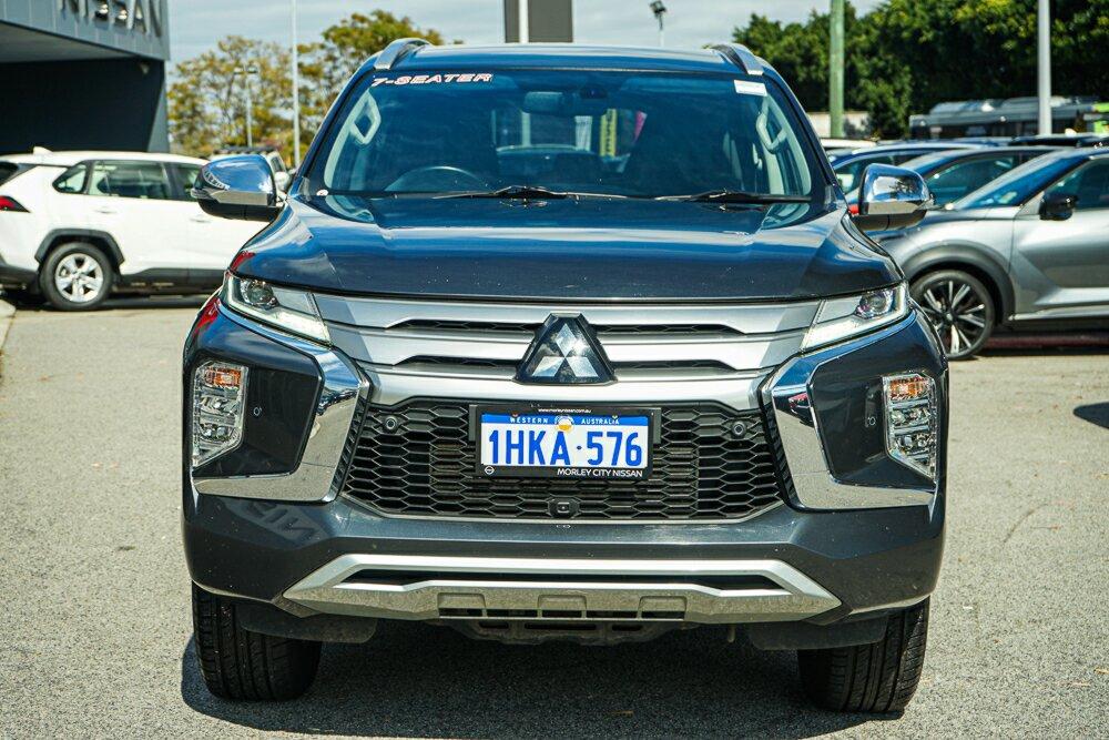 Mitsubishi Pajero Sport image 3