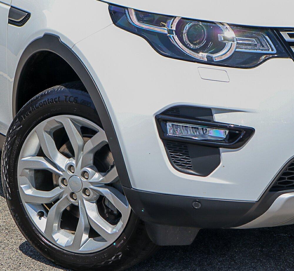 Land Rover Discovery Sport image 2