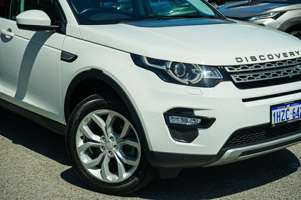 Land Rover Discovery Sport image 2