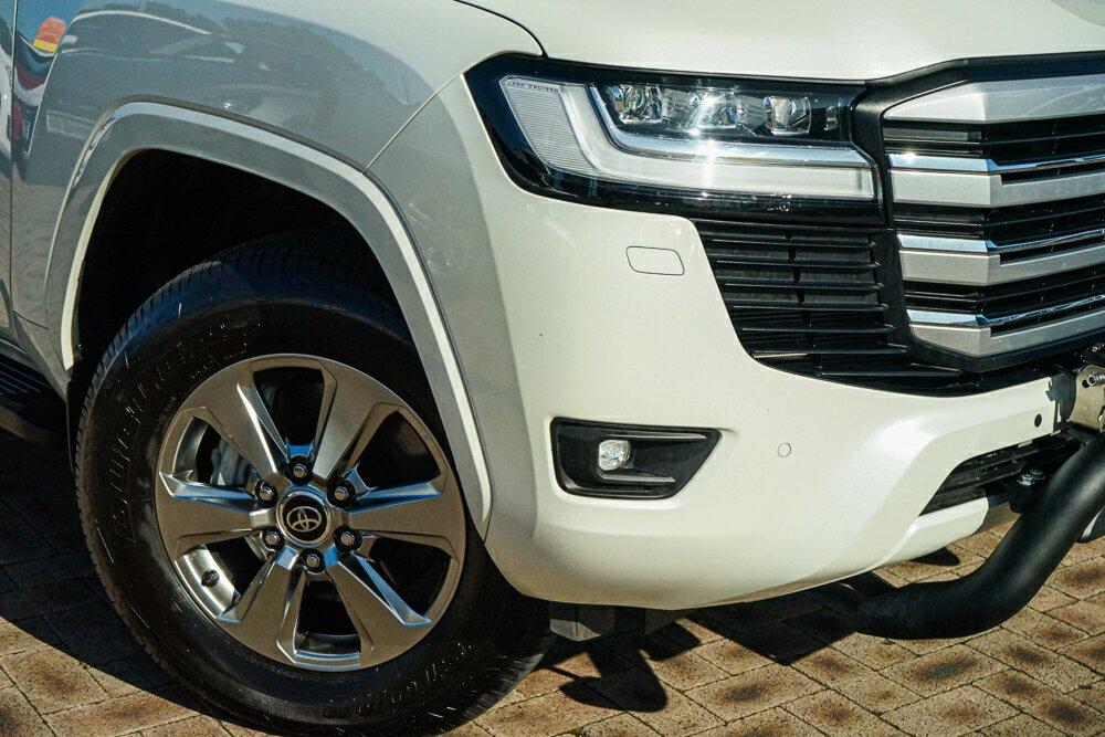 Toyota Landcruiser image 2