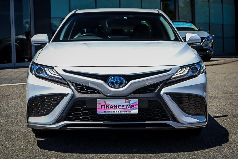 Toyota Camry image 3