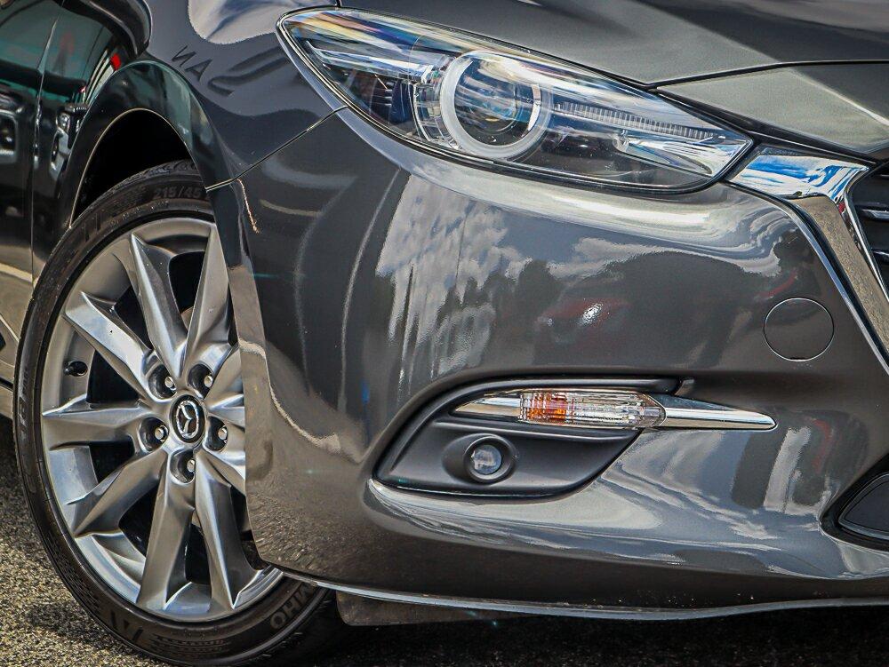 Mazda 3 image 2